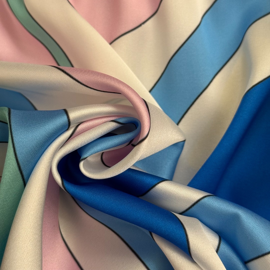 Emilio Pucci Marmo-Print Silk Shorts - Blue