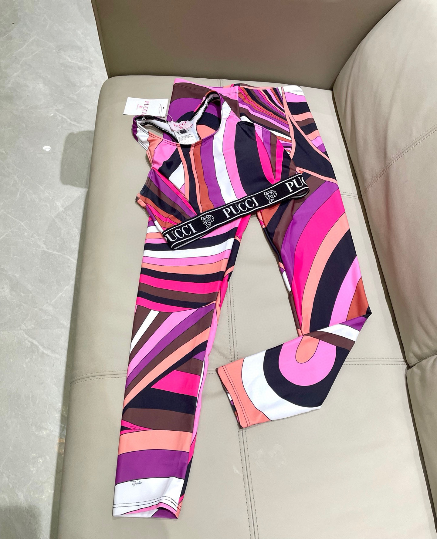 PUCCI 00197