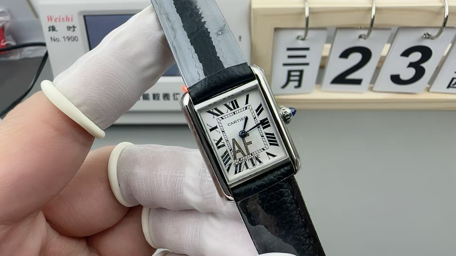 Cartier Tank Solo W5200027 3515 XL Auto Mens Watch Excellent++ A3053
