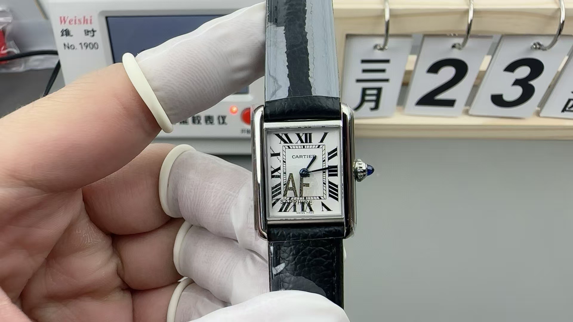 Cartier Tank Solo W5200027 3515 XL Auto Mens Watch Excellent++ A3053