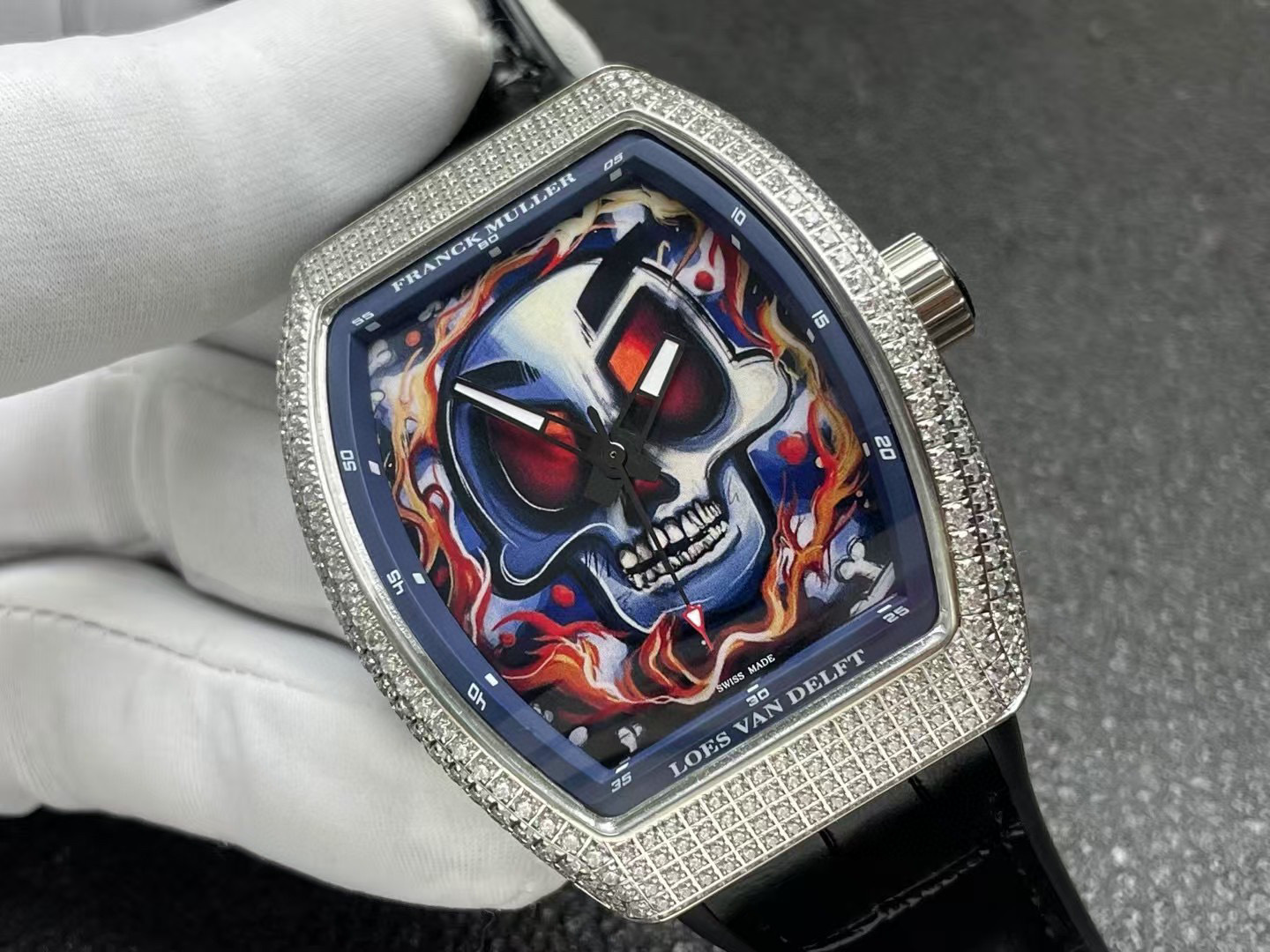 Top-grade watches 00439 Franck Muller Vanguard Loes Van Delft Skully Limited Edition silver white border