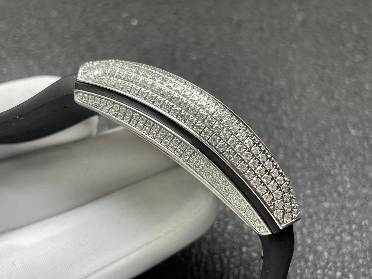 Top-grade watches 00439 Franck Muller Vanguard Loes Van Delft Skully Limited Edition silver white border