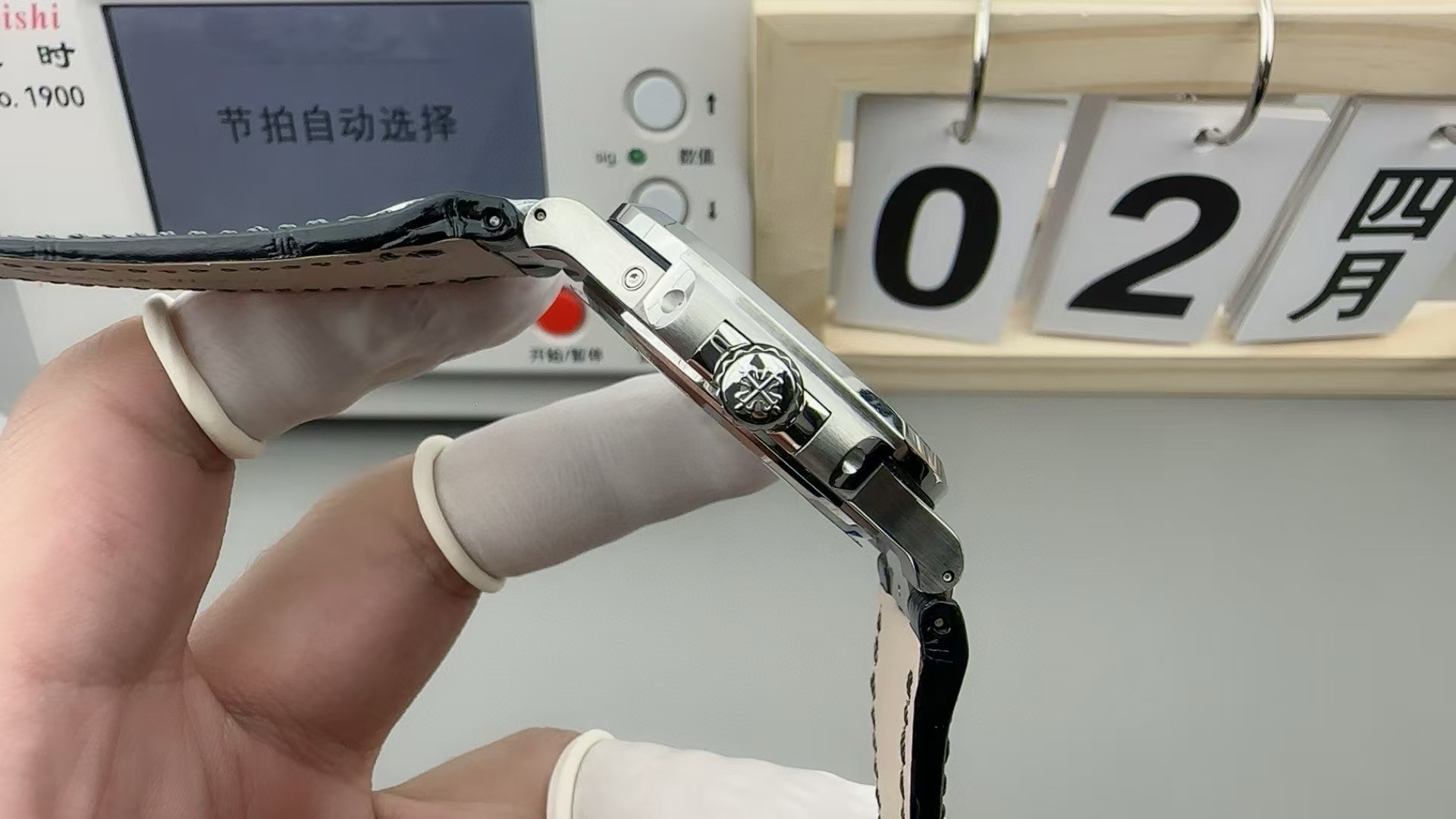 Patek Philippe Nautilus 5724/G-001 Rep 1:1 Watch Silver Case, Diamond Bezel, Blue Face, Leather Strap