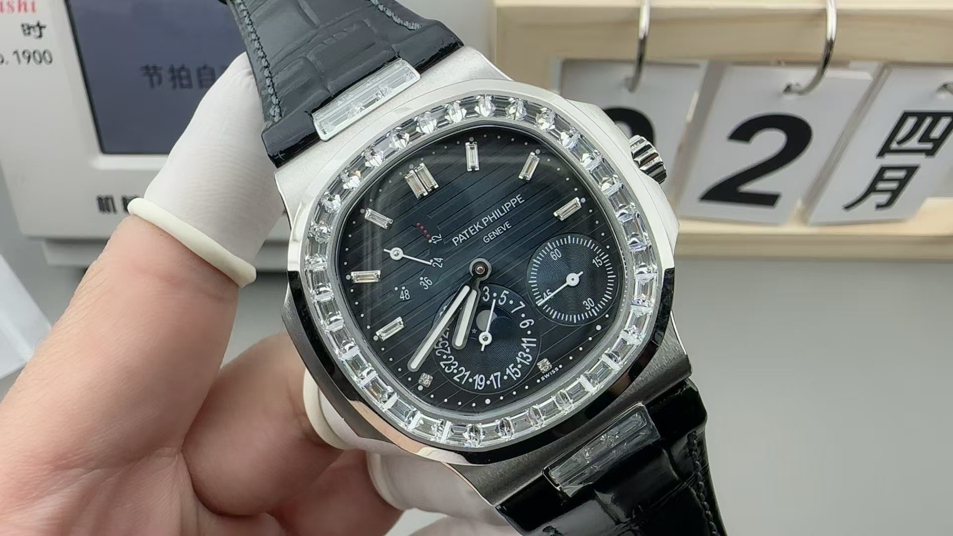 Patek Philippe Nautilus 5724/G-001 Rep 1:1 Watch Silver Case, Diamond Bezel, Blue Face, Leather Strap