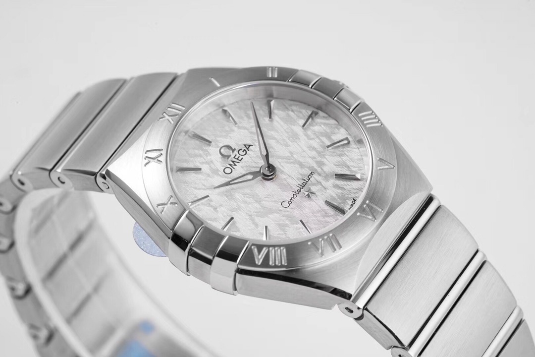 Omega Constellation Manhattan Quartz 25MM 131.10.25.60.05.001 woman
