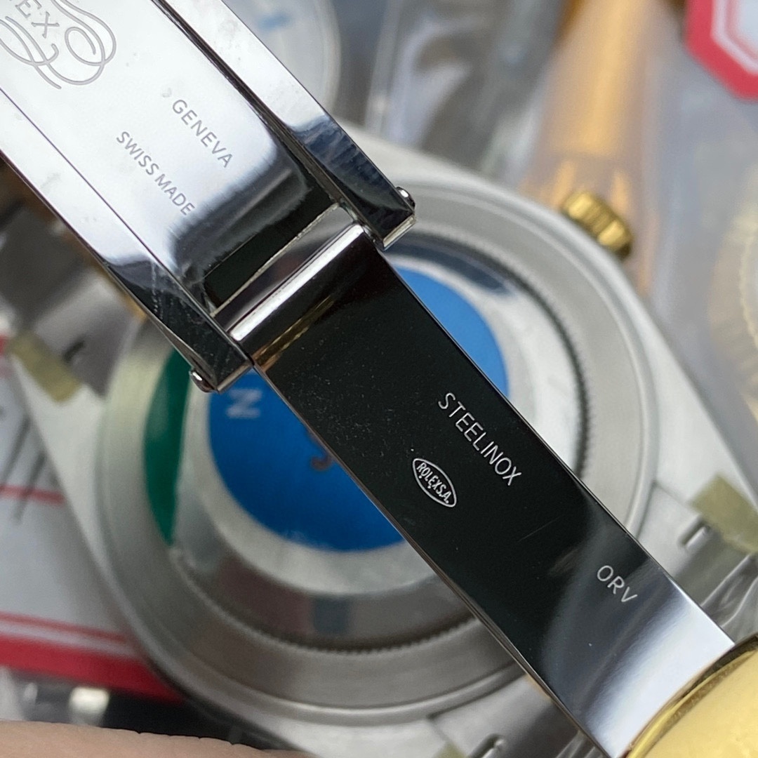 Rolex Datejust 41 18k Yellow Gold/Steel Champagne Dial Mens Watch 126303