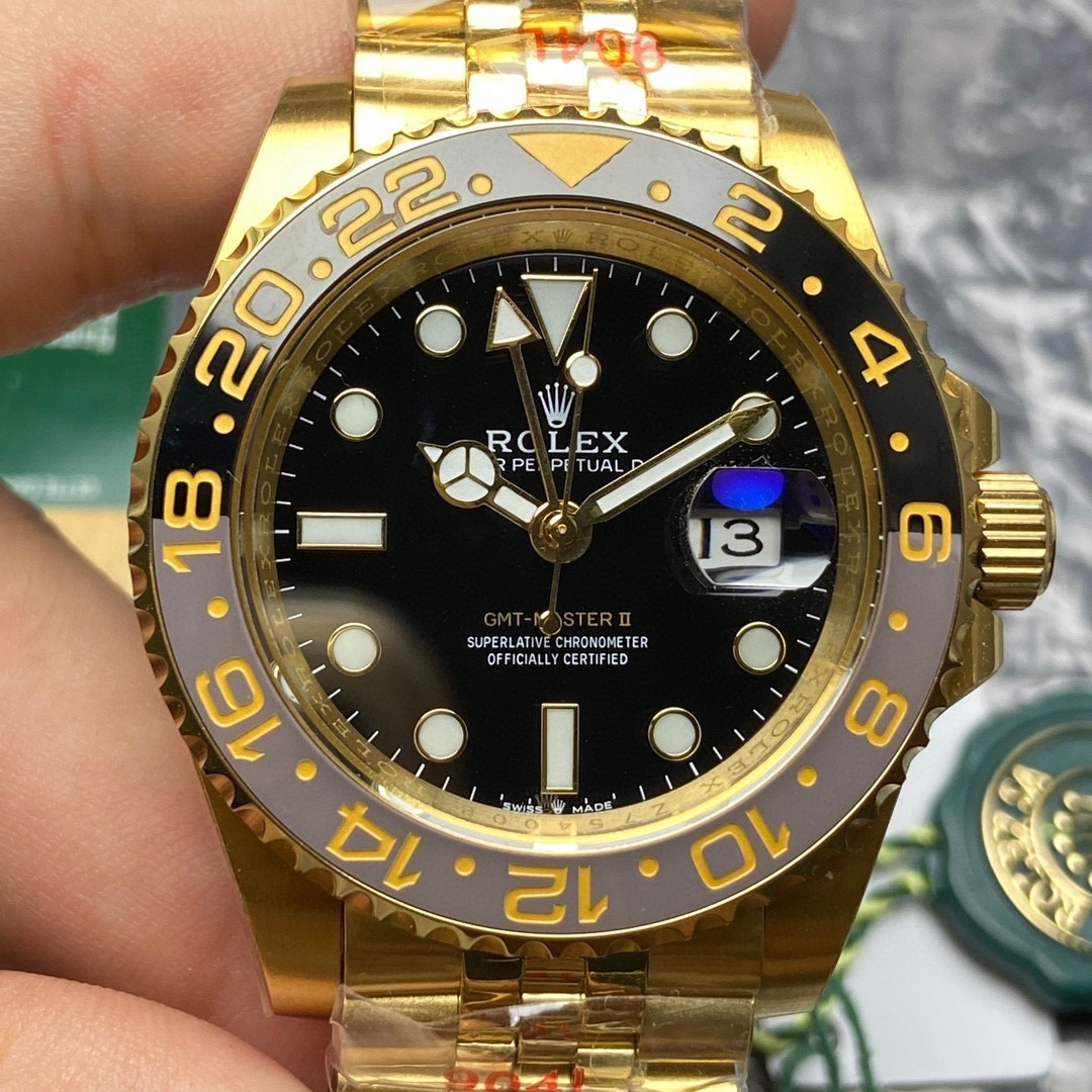Rolex GMT-Master II 18 kt yellow gold, M126718GRNR-0001