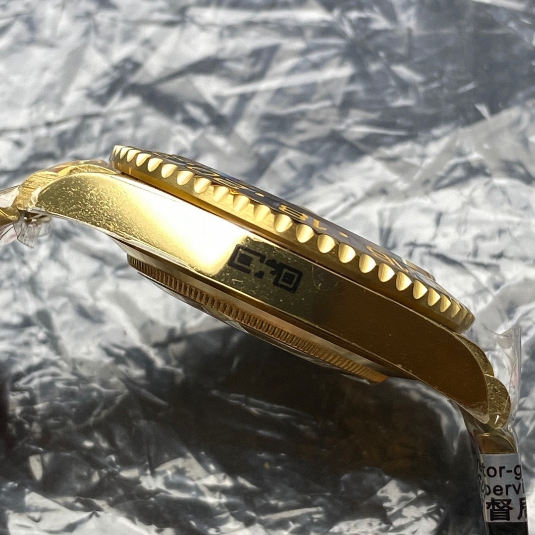 Top-grade watches 01379 Rolex GMT-Master II 18 kt yellow gold, M126718GRNR-0001