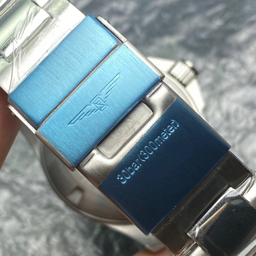 Longines Hydroconquest Black 43mm - L3.782.4.56.6