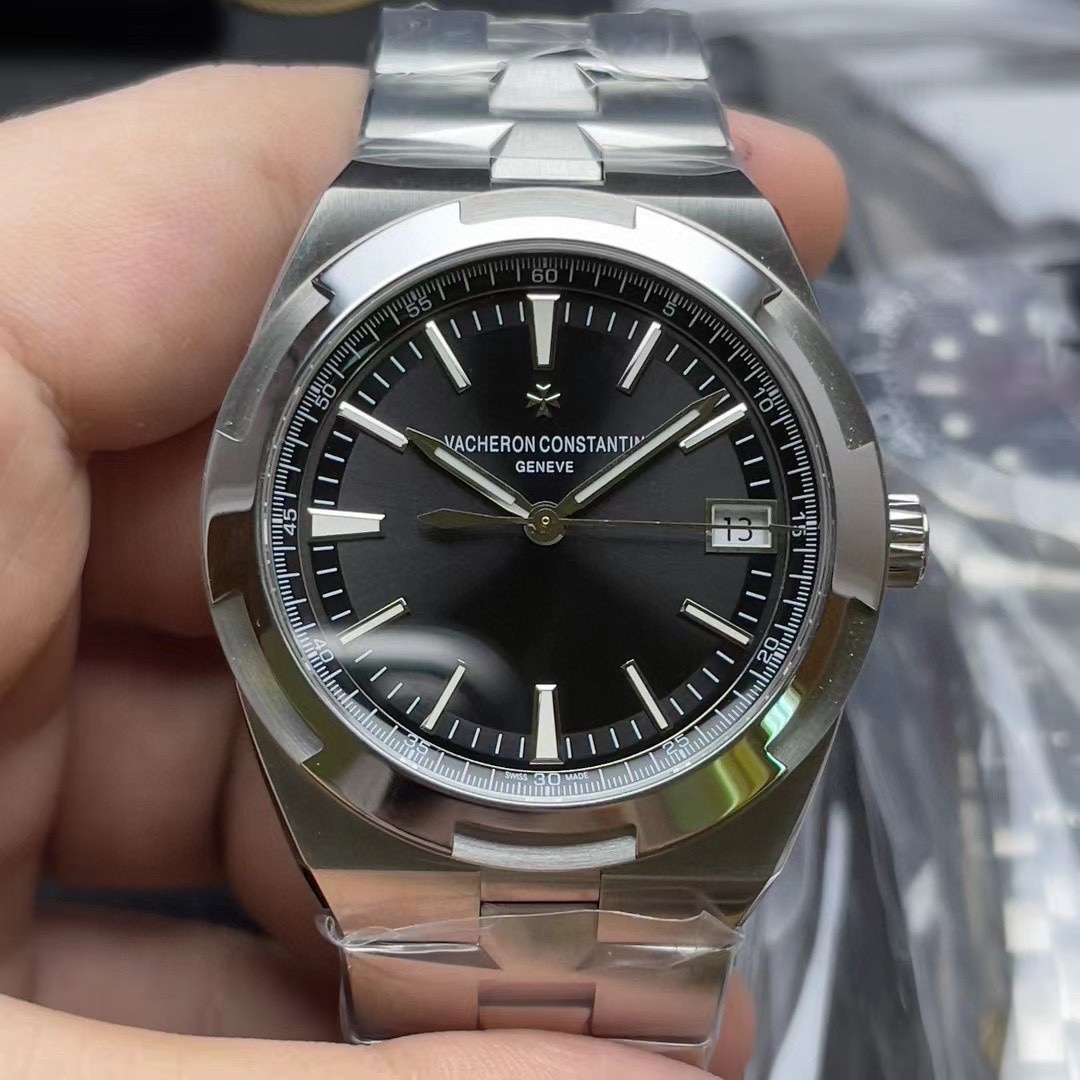 MINT VACHERON CONSTANTIN OVERSEAS 41MM BLACK DIAL 4520V STEEL MEN’S WARRANTY B&P