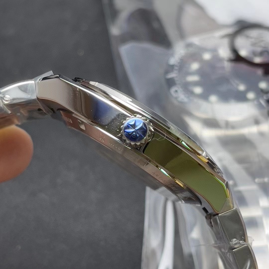 MINT VACHERON CONSTANTIN OVERSEAS 41MM BLACK DIAL 4520V STEEL MEN'S WARRANTY B&P