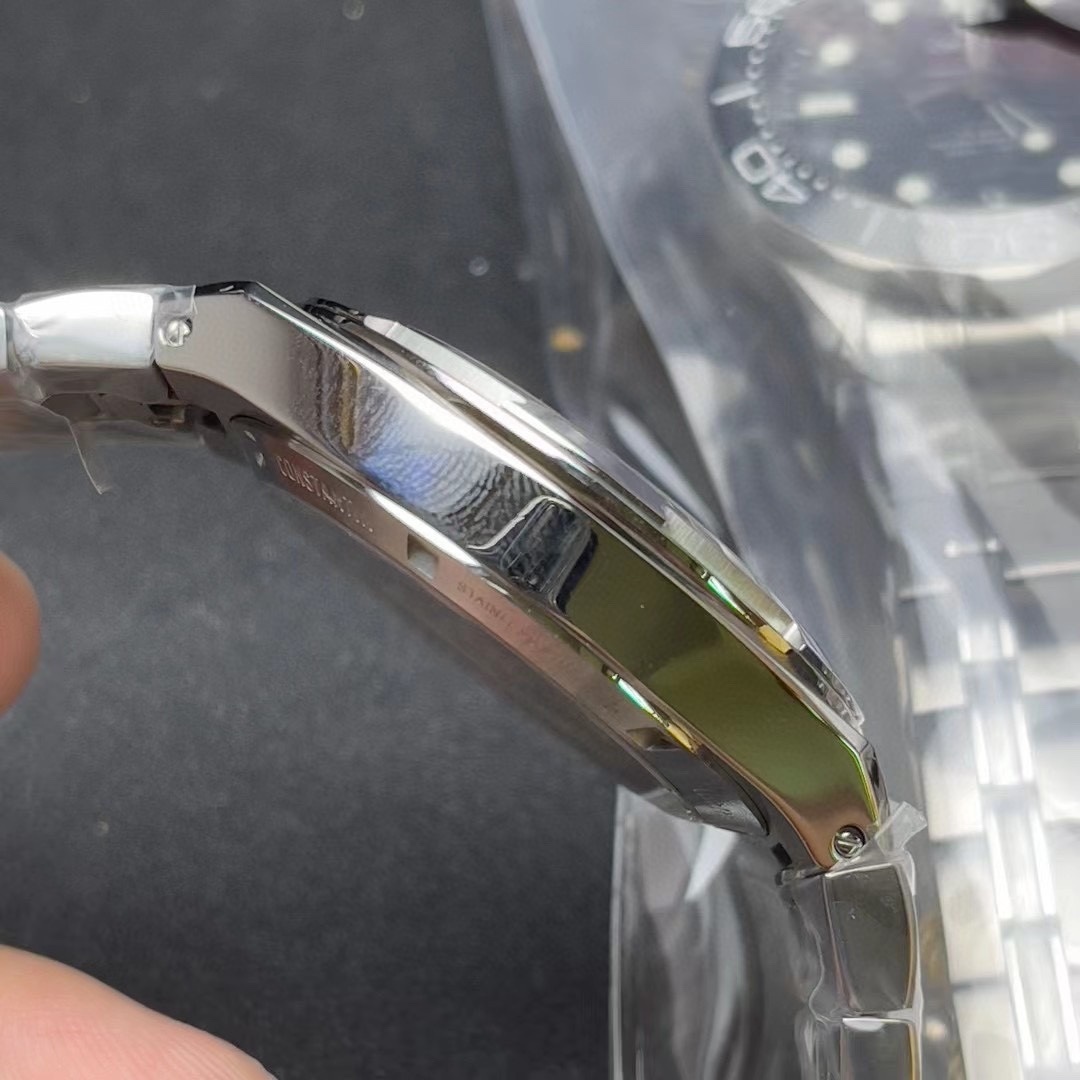 MINT VACHERON CONSTANTIN OVERSEAS 41MM BLACK DIAL 4520V STEEL MEN'S WARRANTY B&P