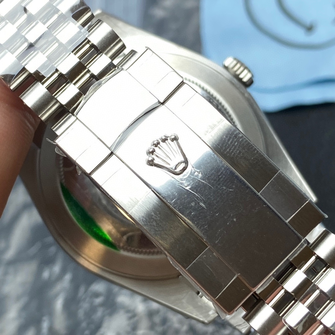 Rolex - Datejust 41 Rolex Datejust 41 White Gold/Steel Mint Green Index Dial Fluted Bezel Jubilee Bracelet 126334 - BRAND NEW