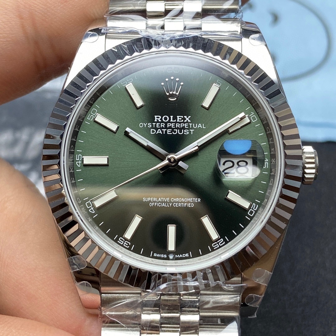 Rolex – Datejust 41 Rolex Datejust 41 White Gold/Steel Mint Green Index Dial Fluted Bezel Jubilee Bracelet 126334 – BRAND NEW