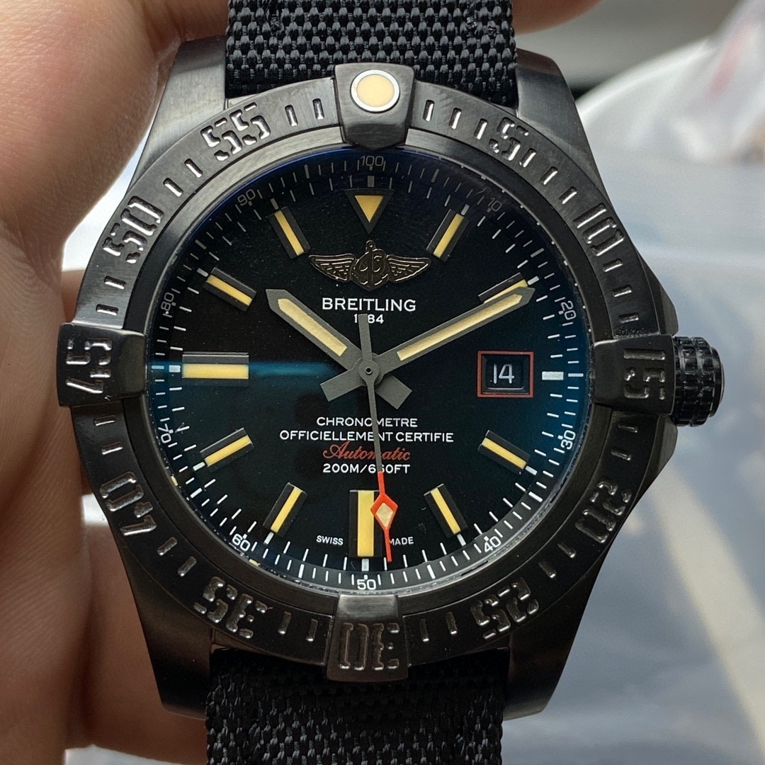 Top-grade watches 01919 Breitling V17311101B1W1 Avenger Blackbird Black DLC Coated Titanium 44mm Black Dial