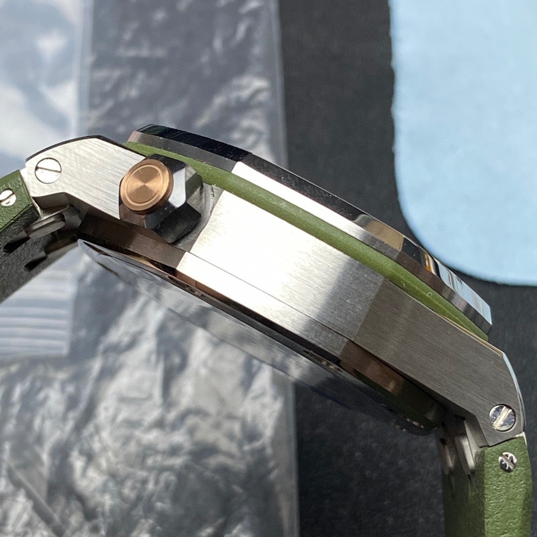 Audemars Piguet 2022 Royal Oak Offshore 42mm Diver 15720ST