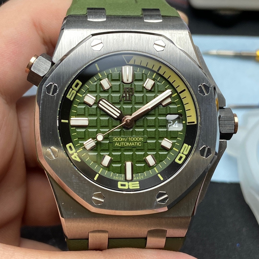 Audemars Piguet 2022 Royal Oak Offshore 42mm Diver 15720ST