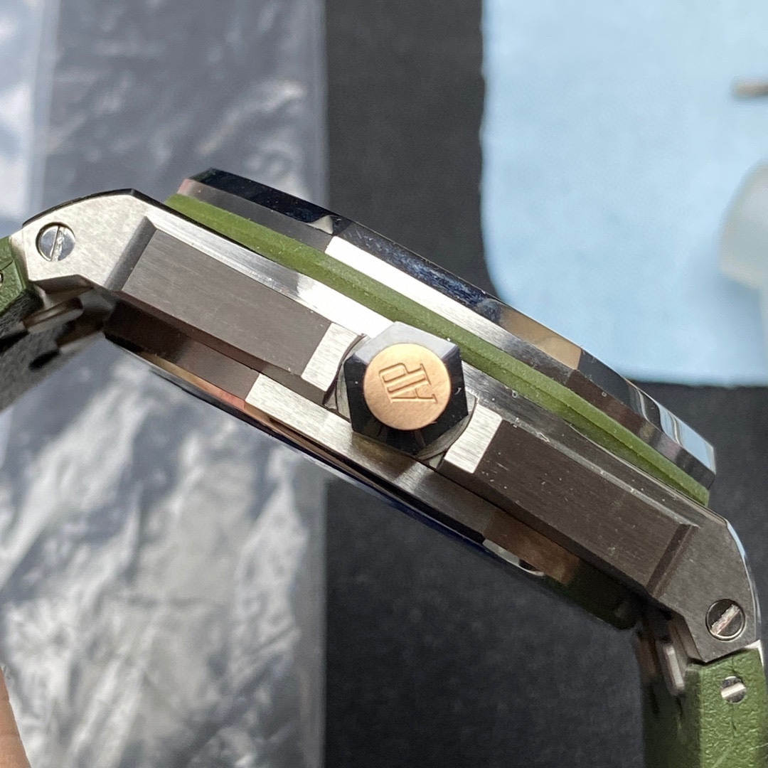 Audemars Piguet 2022 Royal Oak Offshore 42mm Diver 15720ST