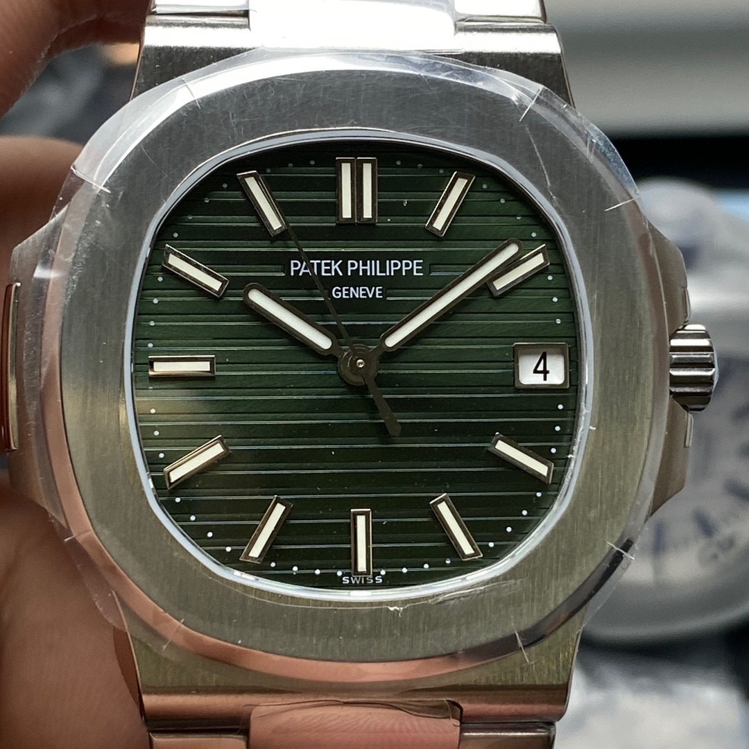 Patek Philippe Nautilus Stainless Steel White Dial 5711/1A-014