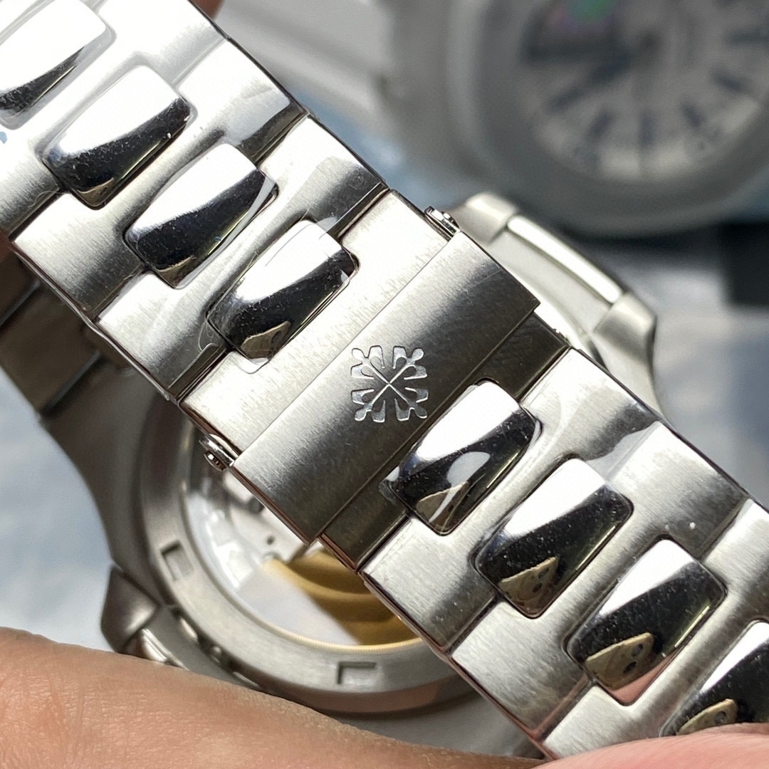 Patek Philippe Nautilus Stainless Steel White Dial 5711/1A-014