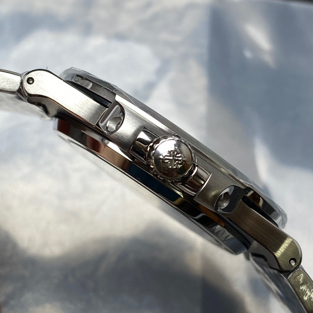 Patek Philippe Nautilus Stainless Steel White Dial 5711/1A-014