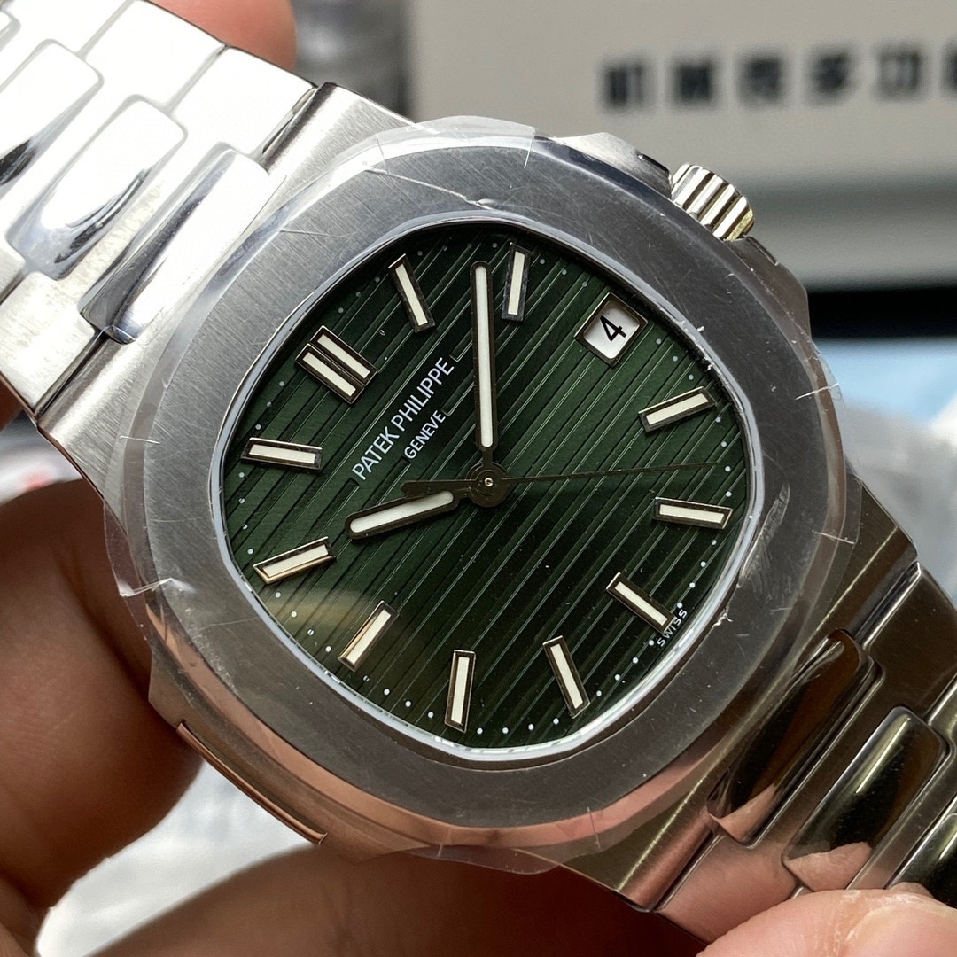 Patek Philippe Nautilus Stainless Steel White Dial 5711/1A-014