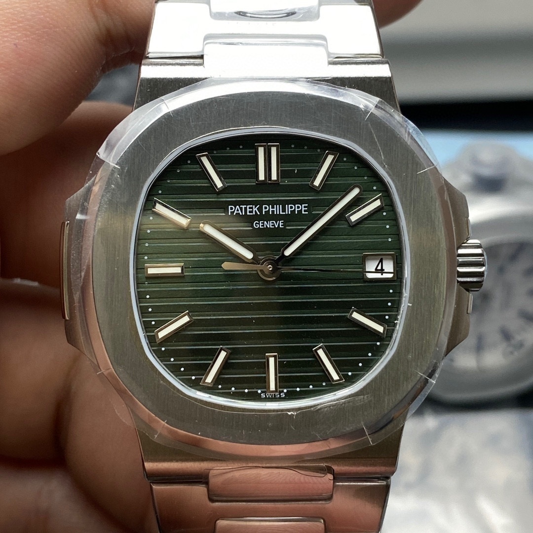 Patek Philippe Nautilus Stainless Steel White Dial 5711/1A-014
