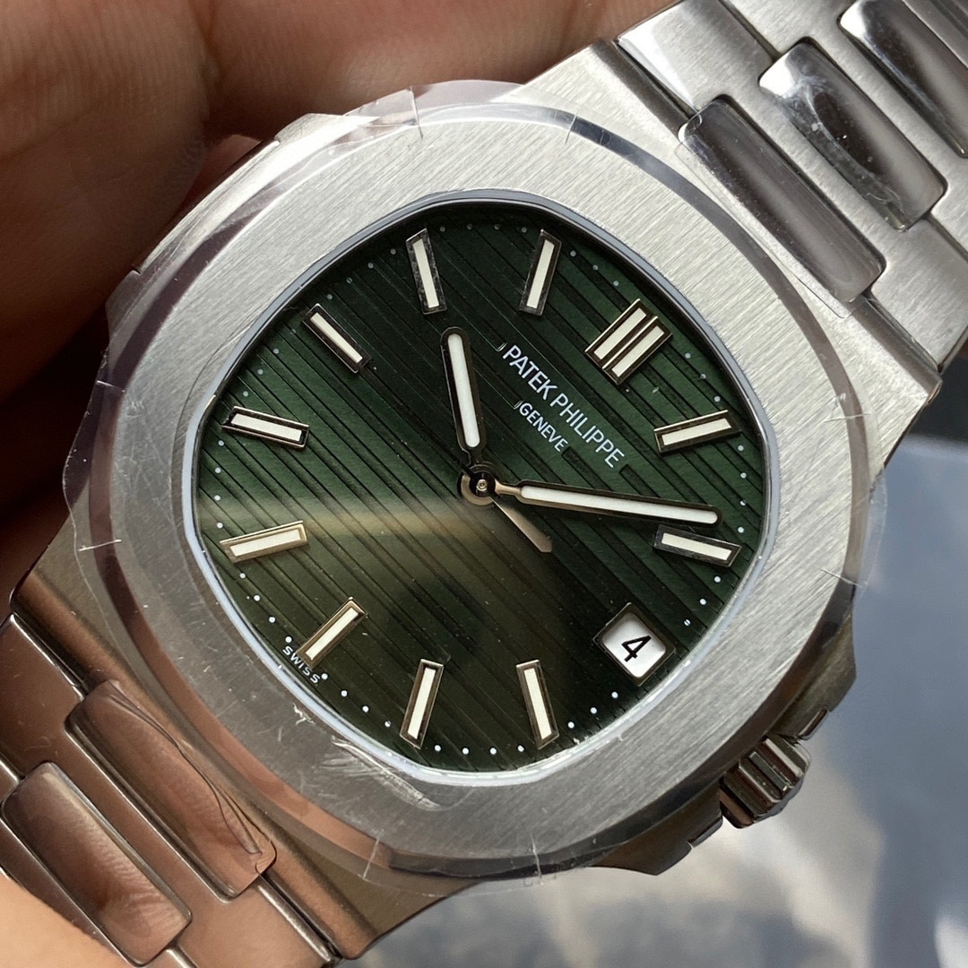 Patek Philippe Nautilus Stainless Steel White Dial 5711/1A-014