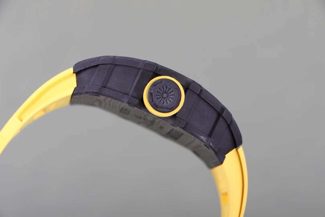 Top-grade watches 02039 Swiss Replica Richard Mille RM 35-02 Watch For Men – Skeleton Dial, Yellow Rubber Strap, Luxury Sport Design