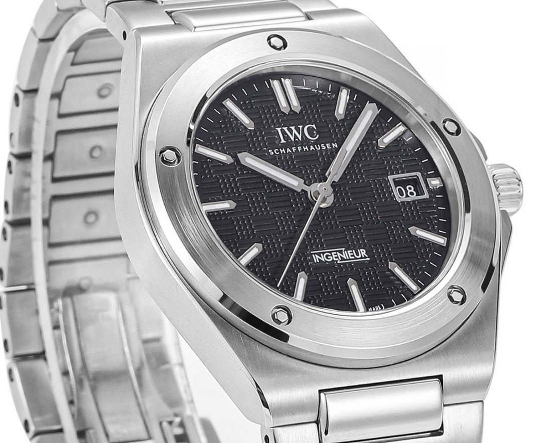 Magnified product image warranty icon  2 Years Manufacturer’s Warranty IWC Ingenieur Automatic 40