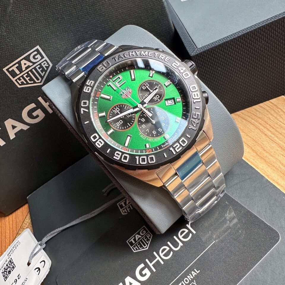 TAG Heuer Formula 1 Chronograph Green dial 43mm CAZ101AP. TAG Heuer Formula 1 Chronograph Green dial 43mm CAZ101AP.