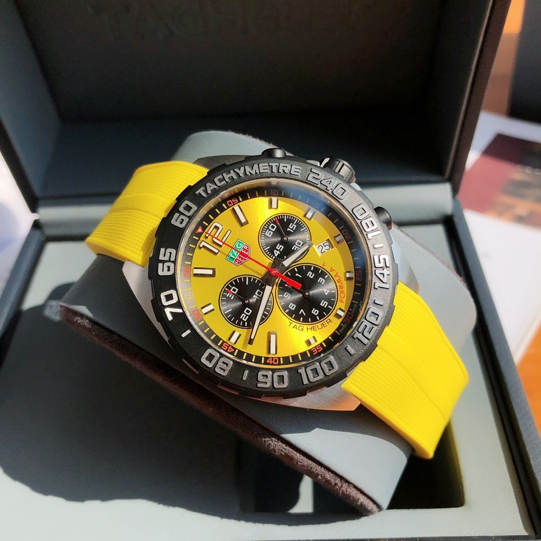 Top-grade watches 02679 TAG HEUER Formula 1 Quartz CHRONO 43MM Yellow Rubber Men's Watch CAZ101AM.FT8054