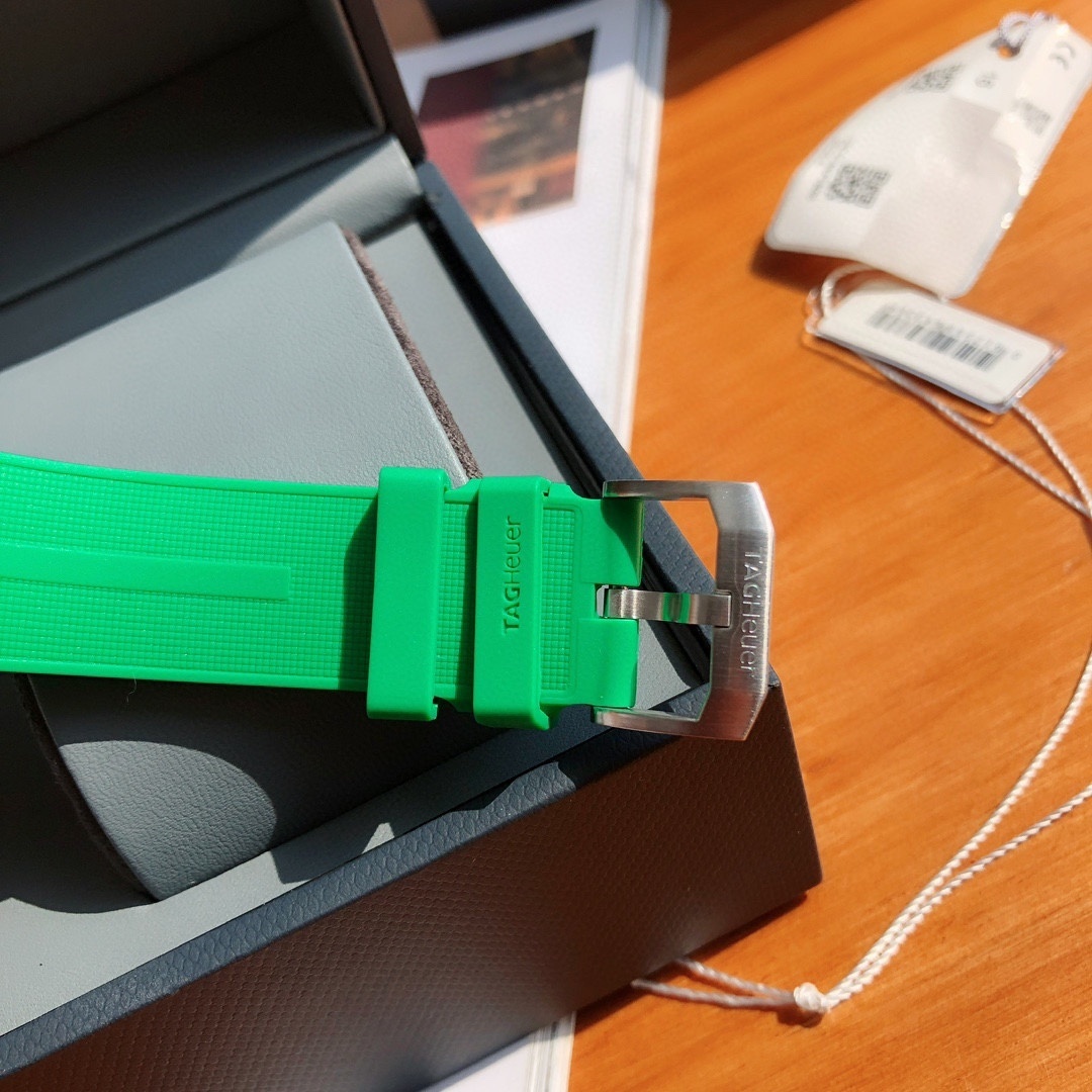 Top-grade watches 02689 Tag Heuer Men's Formula 1 Chronograph Watch Stainless Steel x Rubber QZ Green