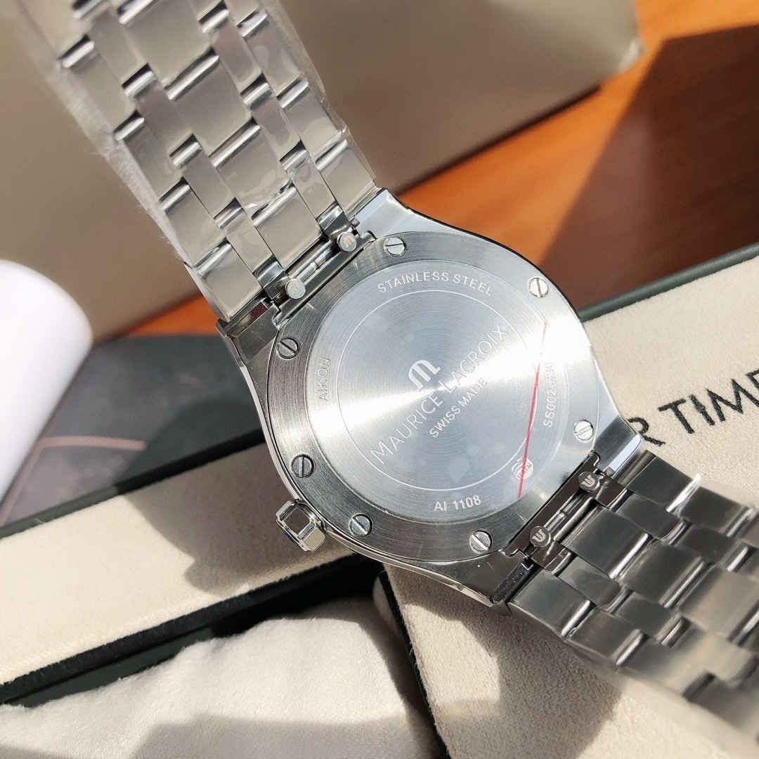 Maurice Lacroix Aikon Quartz (40mm) Green Dial / Stainless Steel