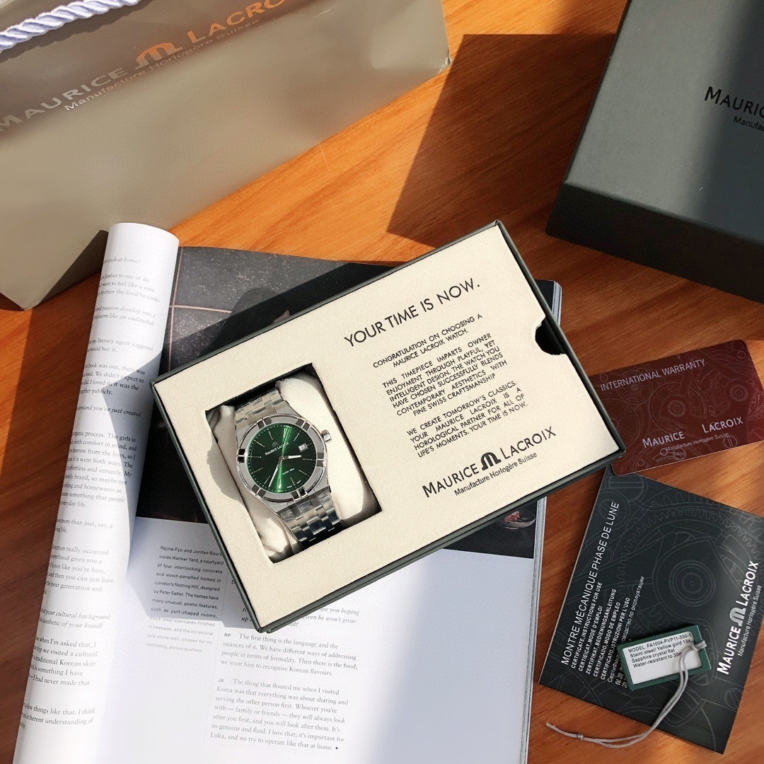 Maurice Lacroix Aikon Quartz (40mm) Green Dial / Stainless Steel