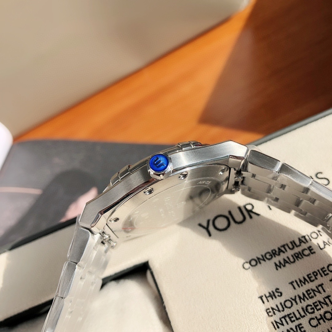 Maurice Lacroix Aikon Quartz (40mm) Green Dial / Stainless Steel