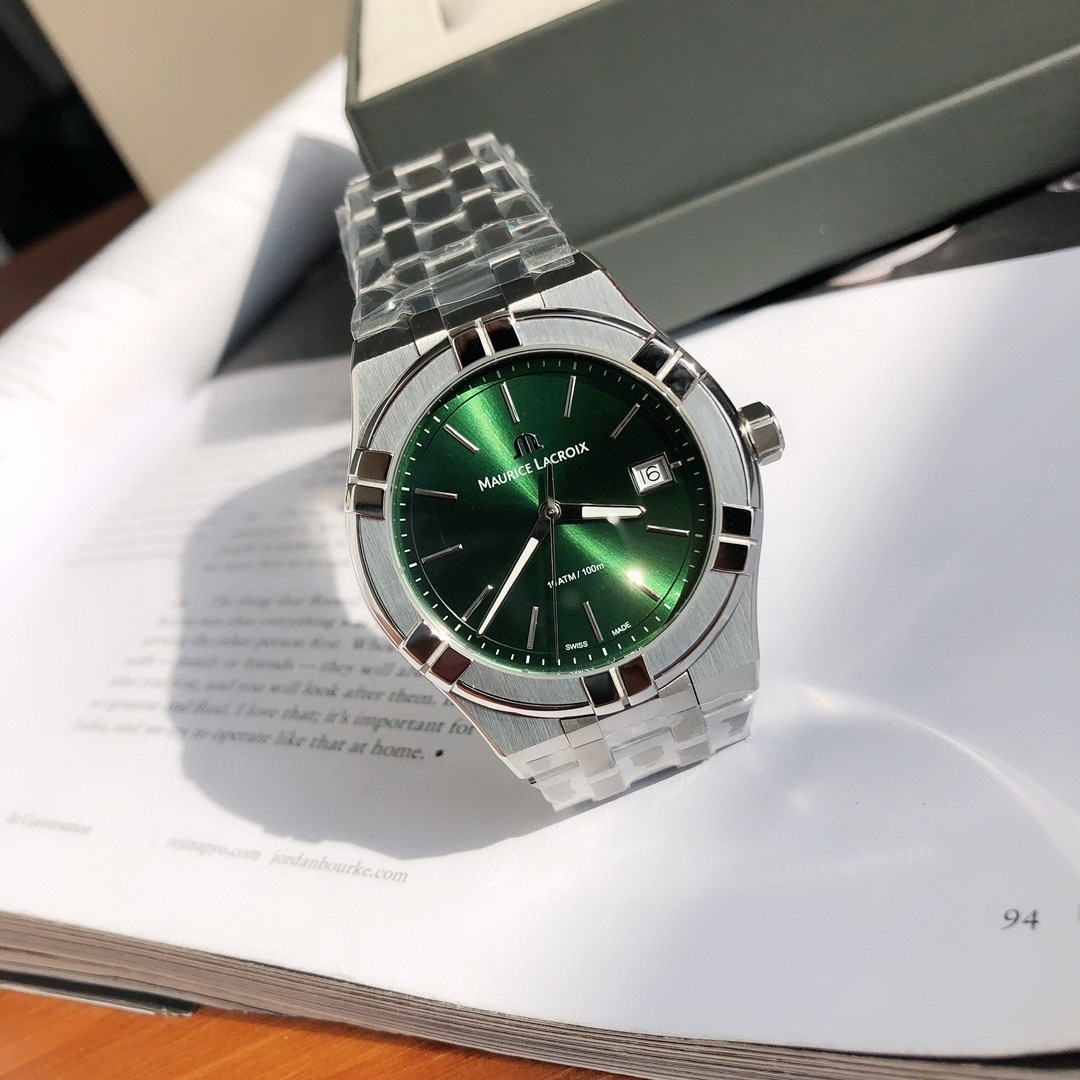 Maurice Lacroix Aikon Quartz (40mm) Green Dial / Stainless Steel