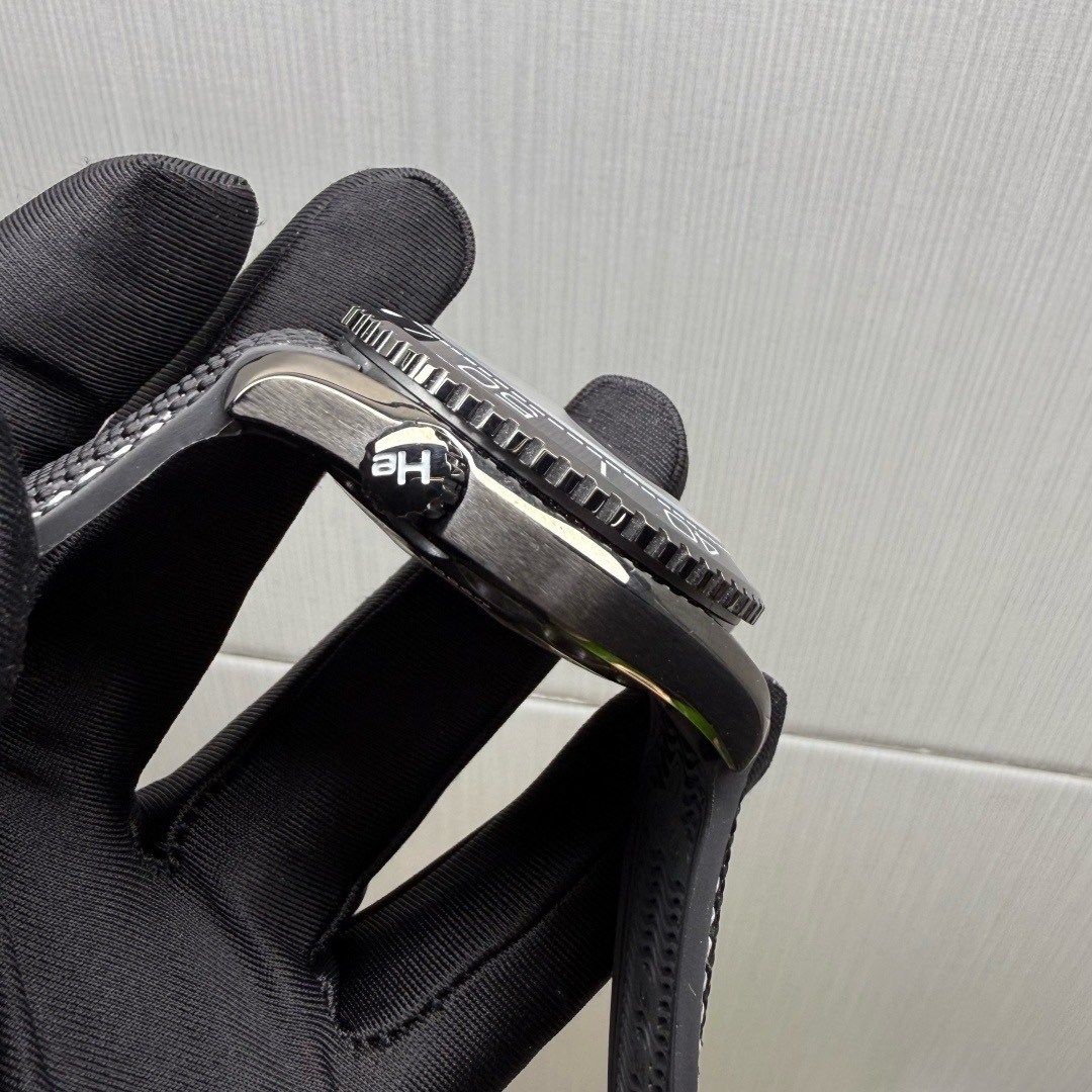 OMEGA Seamaster Planet Ocean 600 M Co-Axial Master Chronometer GMT