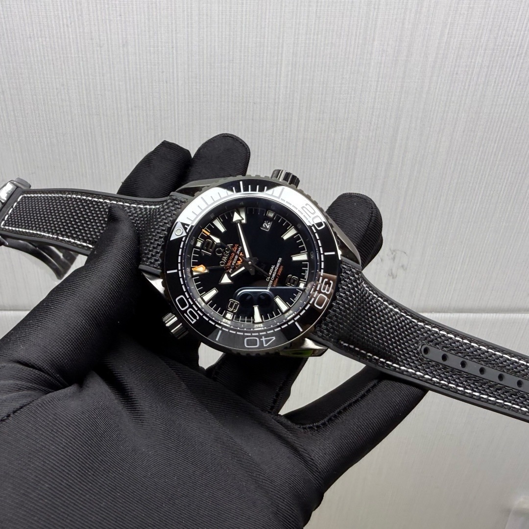 OMEGA Seamaster Planet Ocean 600 M Co-Axial Master Chronometer GMT