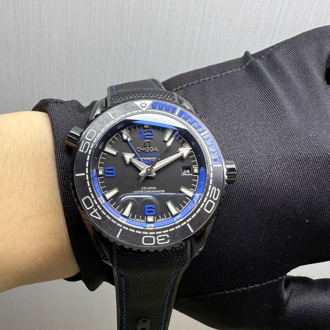 Omega Seamaster Planet Ocean GMT Automatic 45mm Ceramic Mens 215.92.46.22.01.002