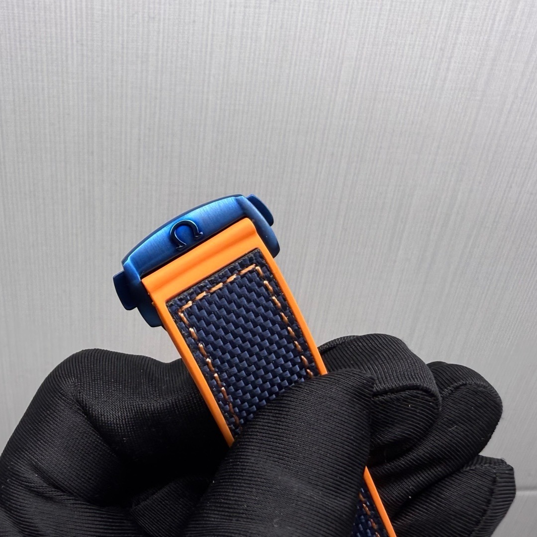 Omega 215.92.46.22.03.001 Planet Ocean 600m Co-Axial Master Chronometer GMT Watch BIG BLUE