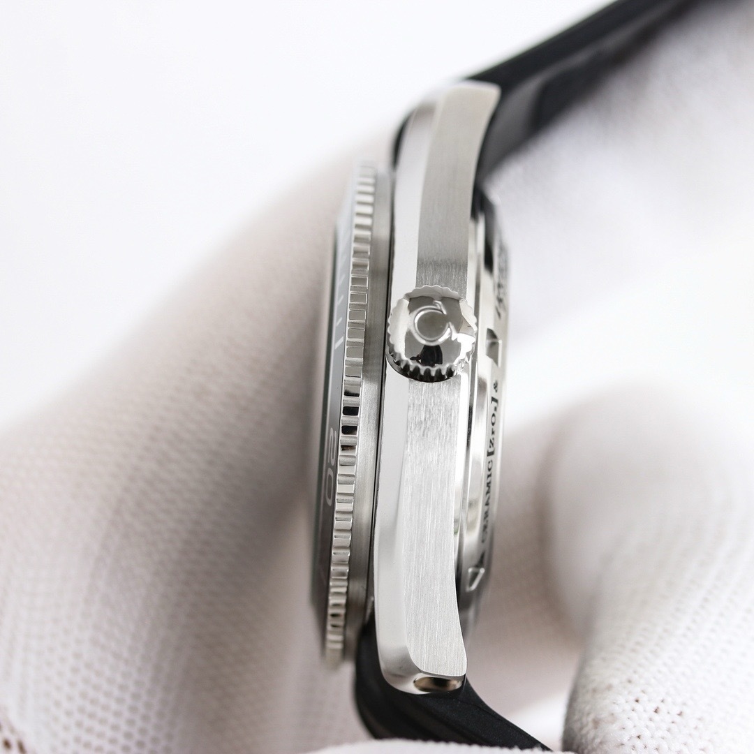 Omega Seamaster Planet Ocean 2201.50.00 Black Dial Bezel Stainless Steel 42mm