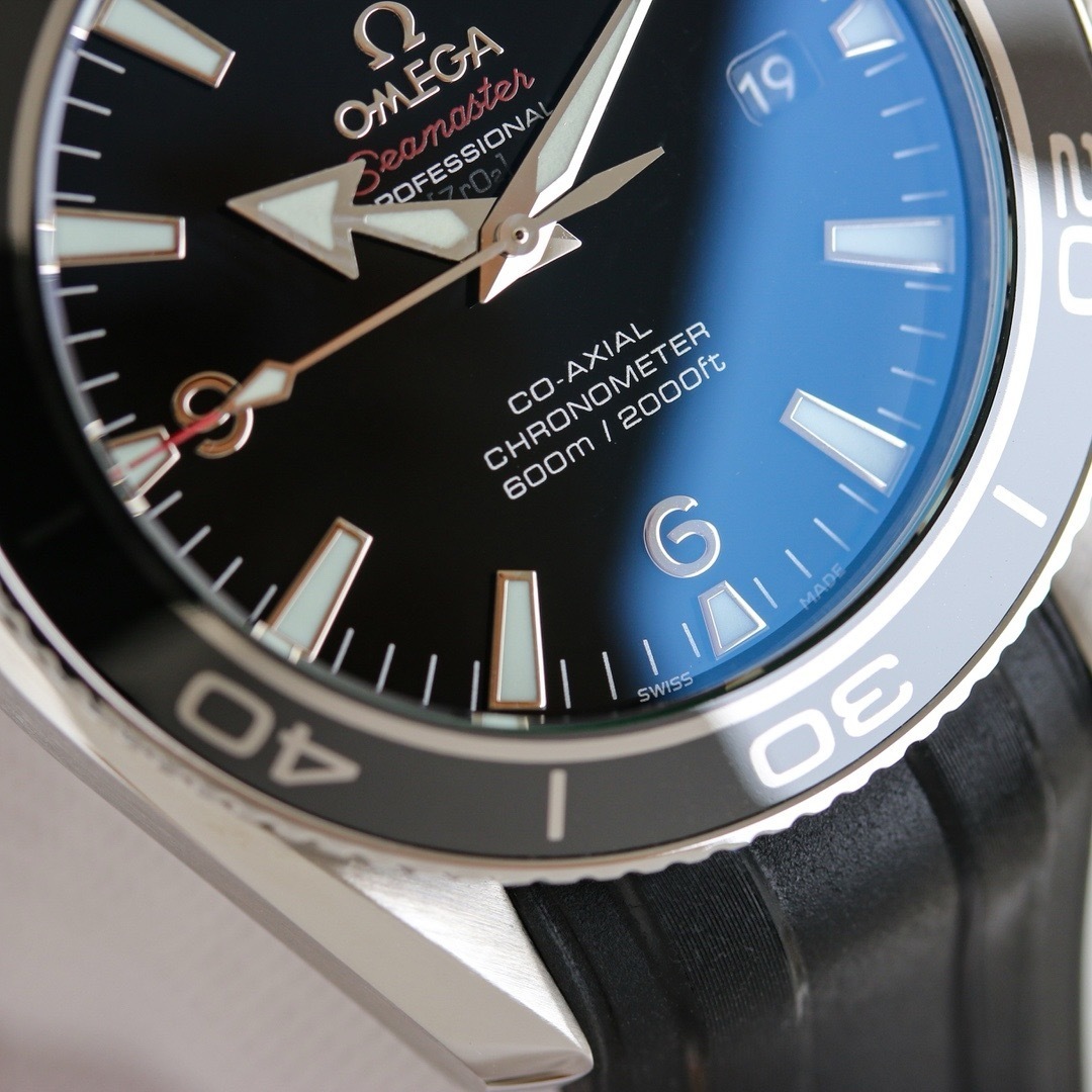 Omega Seamaster Planet Ocean 2201.50.00 Black Dial Bezel Stainless Steel 42mm
