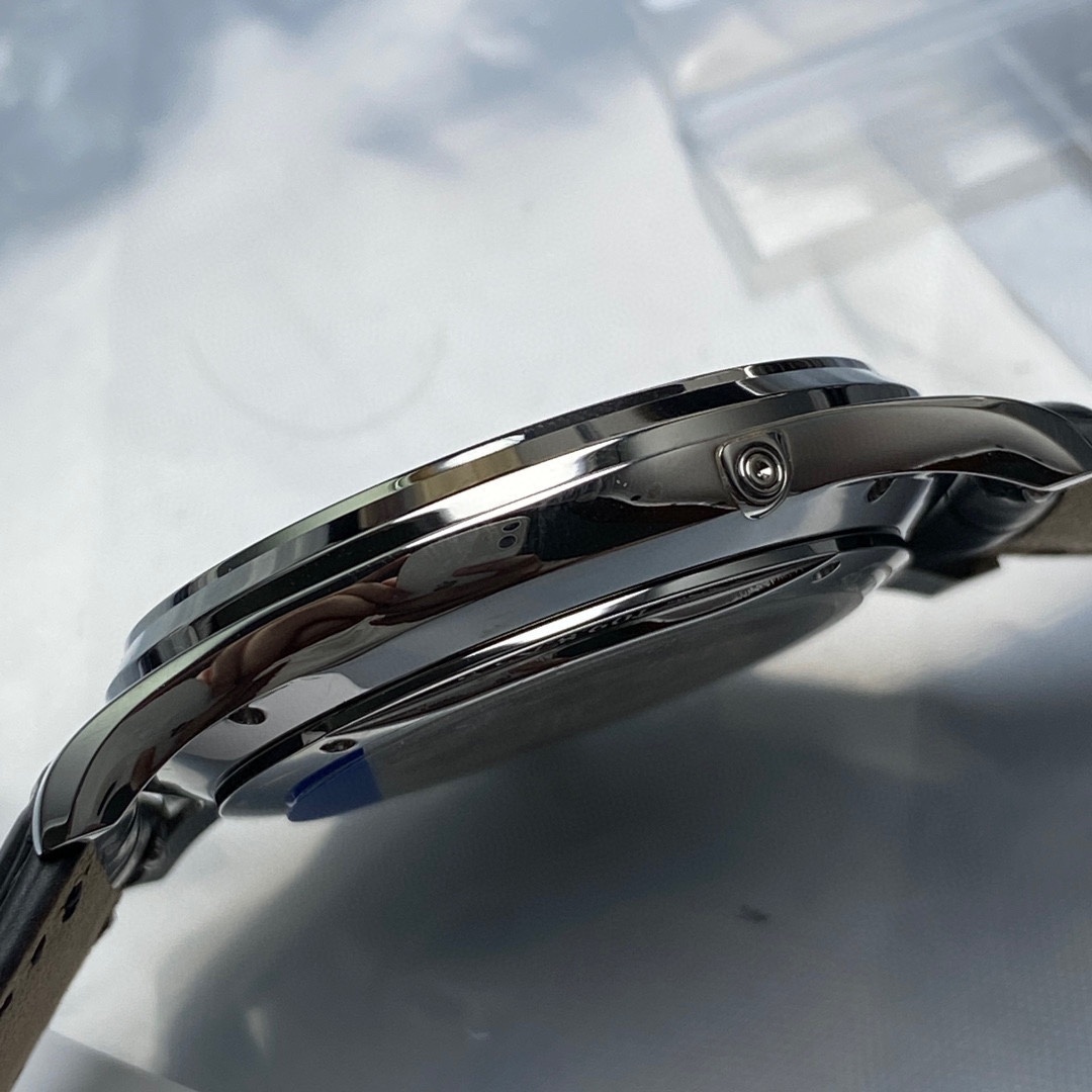 Jaeger-LeCoultre Master Ultra Thin Moon