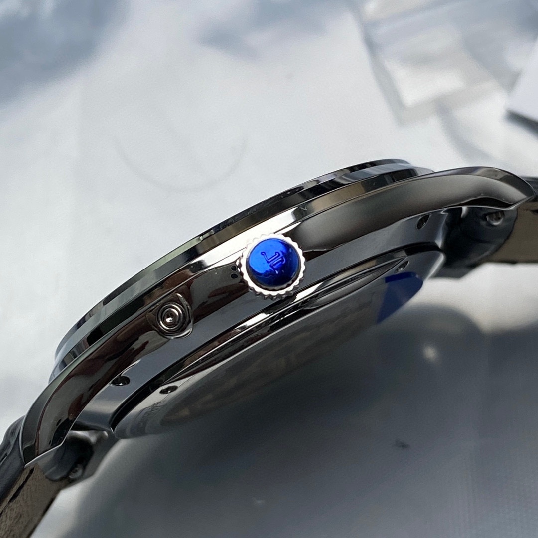 Jaeger-LeCoultre Master Ultra Thin Moon