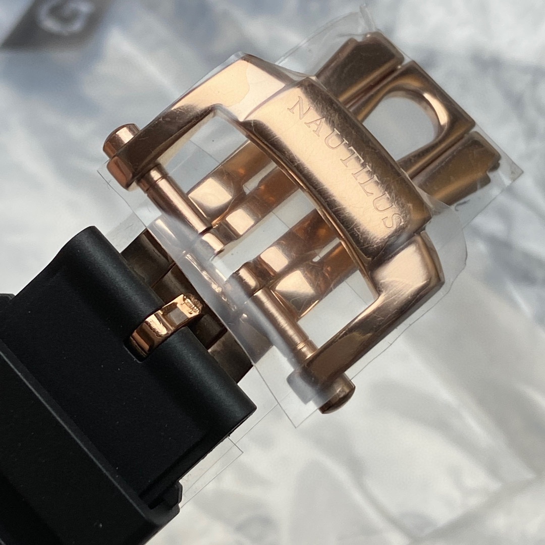 Patek Philippe 5712/1R Nautilus Rose Gold 2025 for