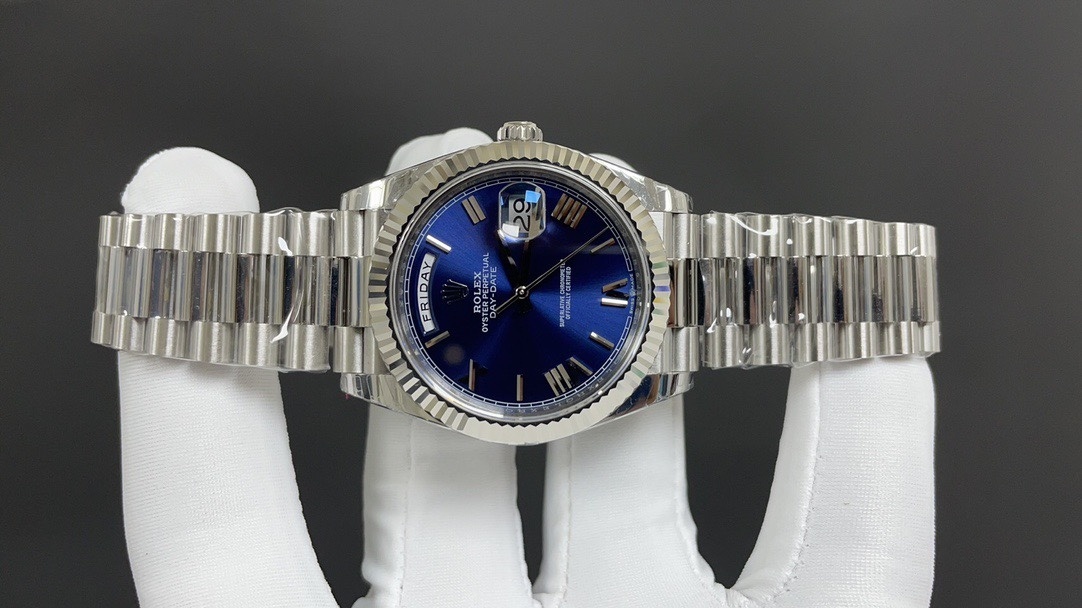 Rolex Day-Date 40mm 228239 White Gold Fluted Bezel Blue Roman Dial President