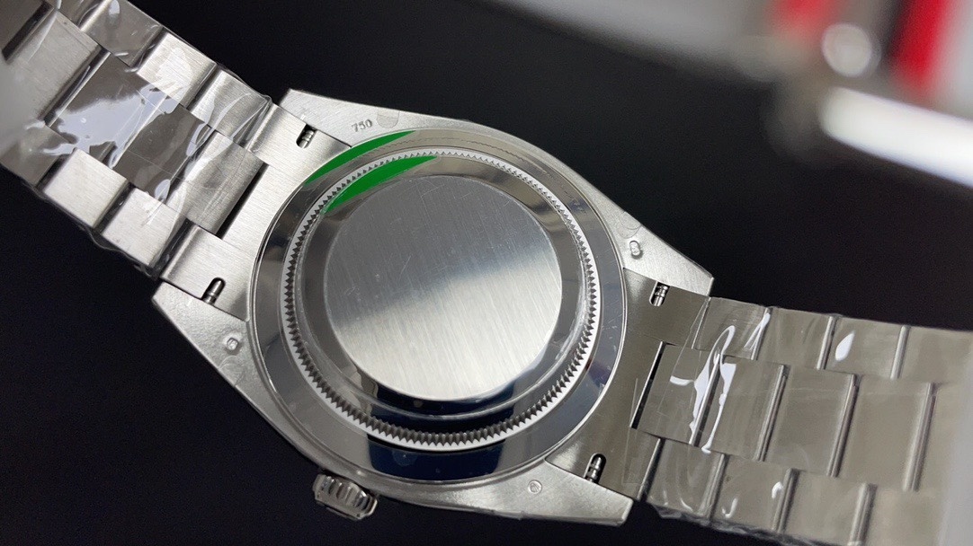 Rolex Day-Date 40mm 228239 White Gold Fluted Bezel Blue Roman Dial President