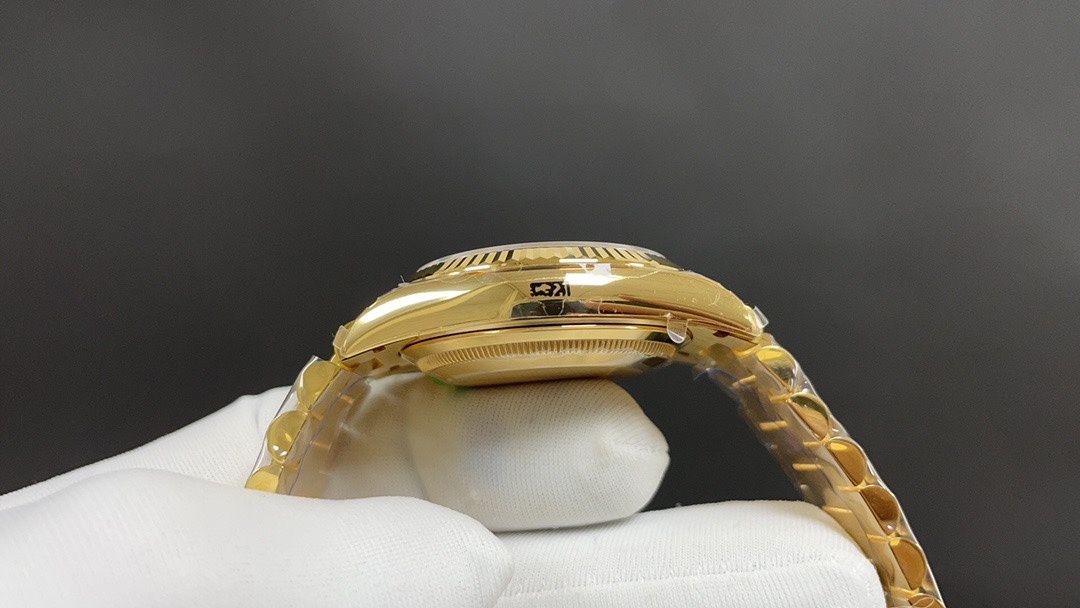 Top-grade watches 04396 Rolex Day-Date 18238 President- 18k Yellow Gold 36mm-Green Ombre Diamond Dial