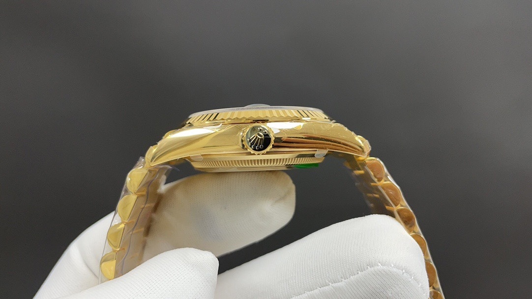 Top-grade watches 04396 Rolex Day-Date 18238 President- 18k Yellow Gold 36mm-Green Ombre Diamond Dial